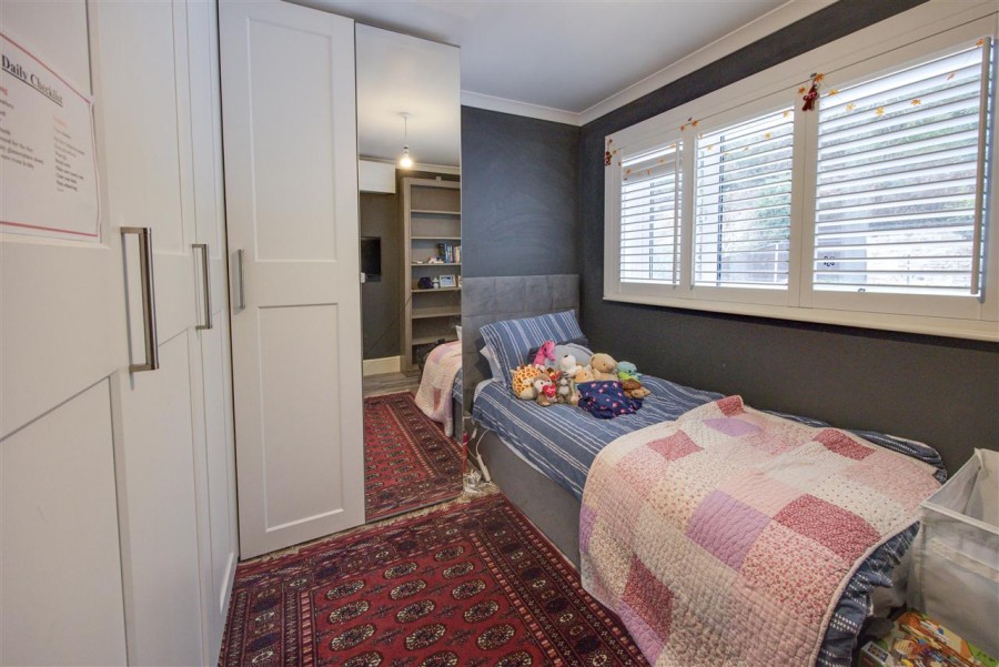 Images for Hollingsworth Road, South Croydon EAID:TT BID:JDE1