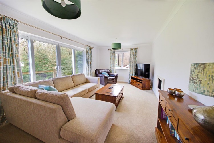 Images for Hollingsworth Road, Croydon