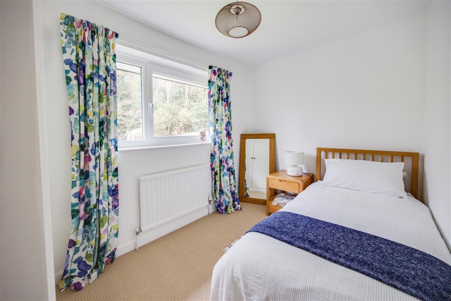 Images for Hollingsworth Road, Croydon EAID:TT BID:JDE1