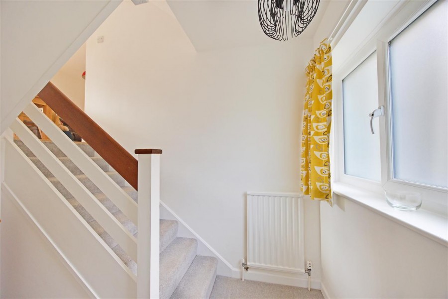 Images for Hollingsworth Road, Croydon EAID:TT BID:JDE1