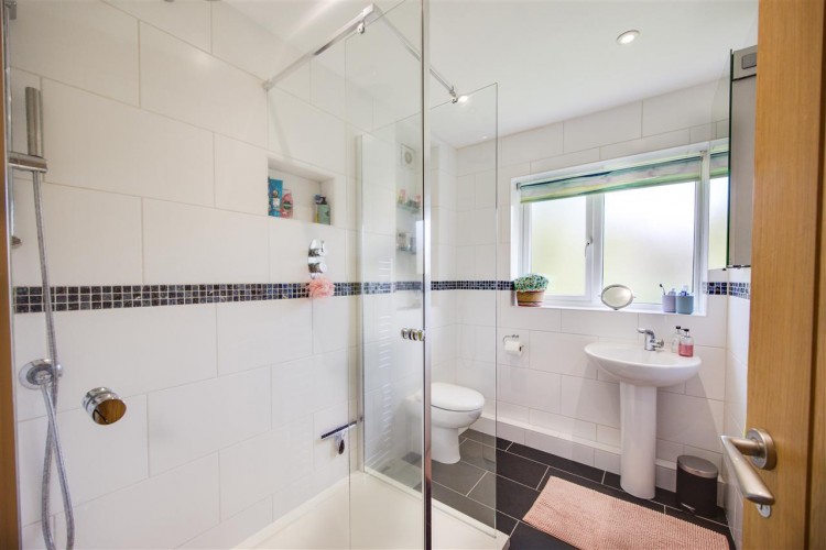 Images for Hollingsworth Road, Croydon