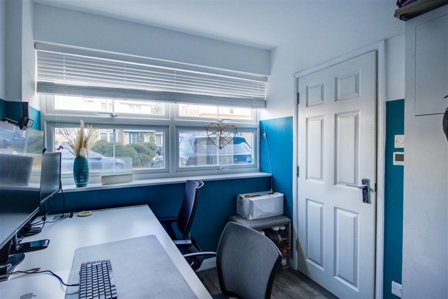 Images for Hamond Close, South Croydon EAID:TT BID:JDE1