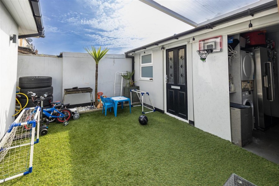 Images for Rochford Way, Croydon EAID:TT BID:JDE1