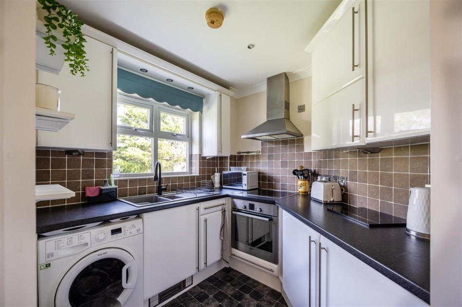 Images for Wren Court, 303 Limpsfield Road, Warlingham EAID:TT BID:JDE1