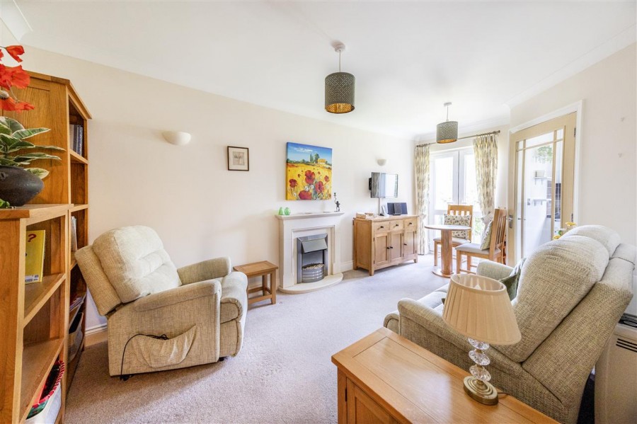 Images for Wren Court, 303 Limpsfield Road, Warlingham EAID:TT BID:JDE1