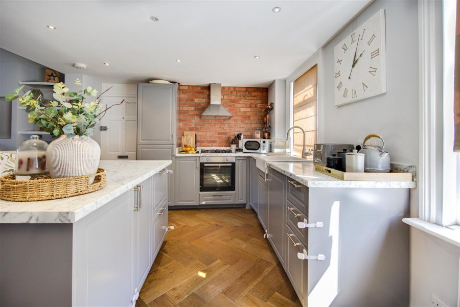Images for Bynes Road, South Croydon EAID:TT BID:JDE1