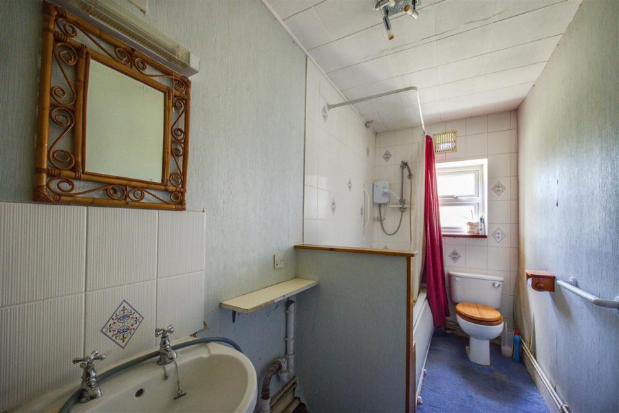 Images for Birdhurst Rise, South Croydon EAID:TT BID:JDE1